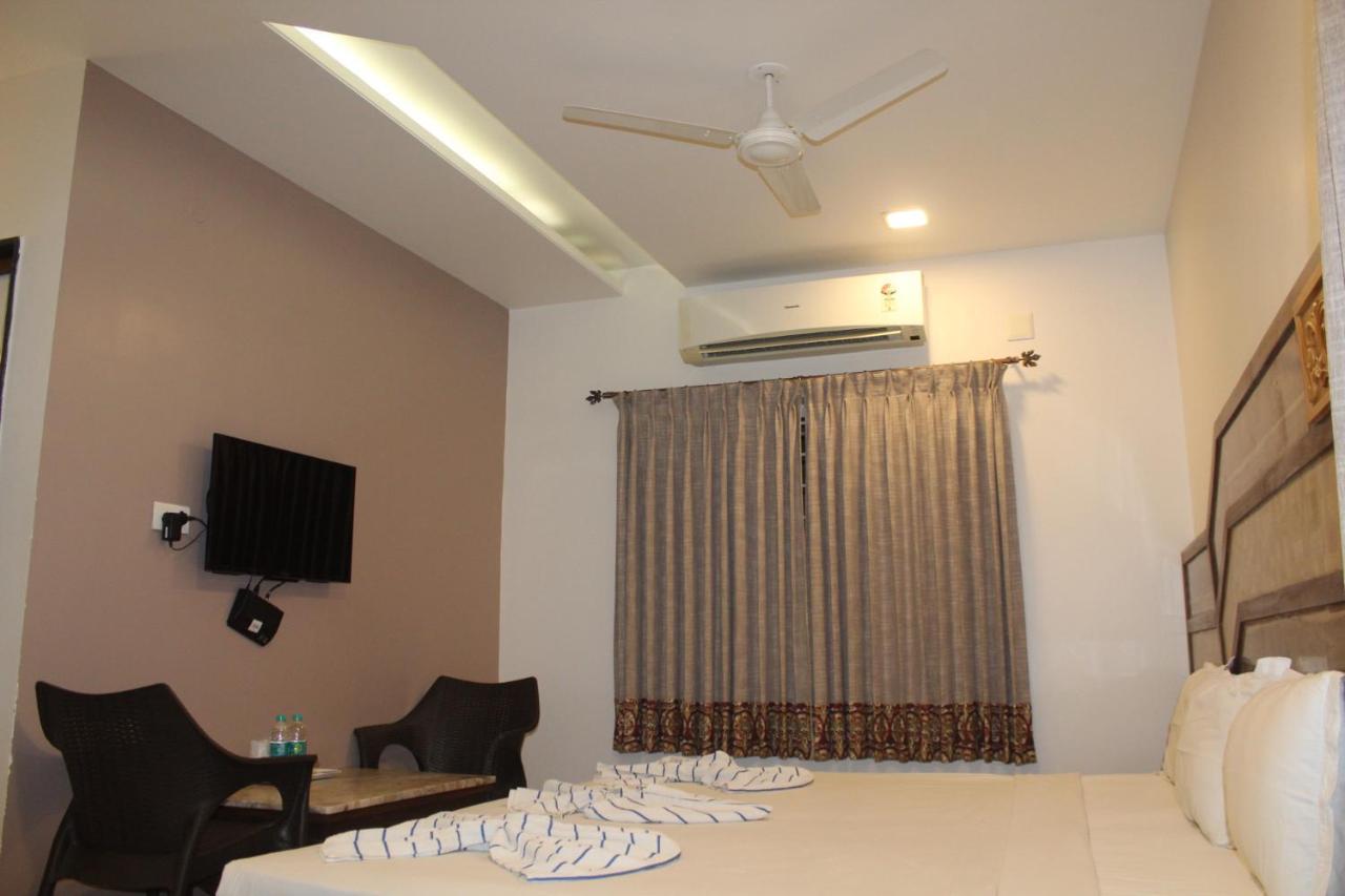 Annai In Saravana Bhavan Fine Stay And Restaurant Velankanni Buitenkant foto